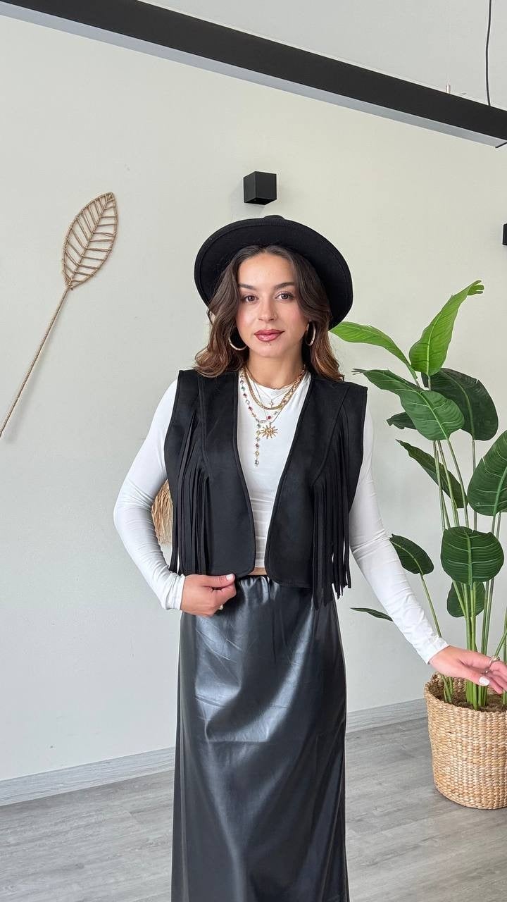 Püskül Detaylı Modern Yelek – Güçlü ve Özgür Stil-Siyah - Siyah