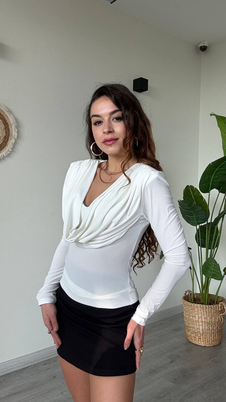 Ekru Dökümlü V Yaka Uzun Kollu Bluz - Ekru