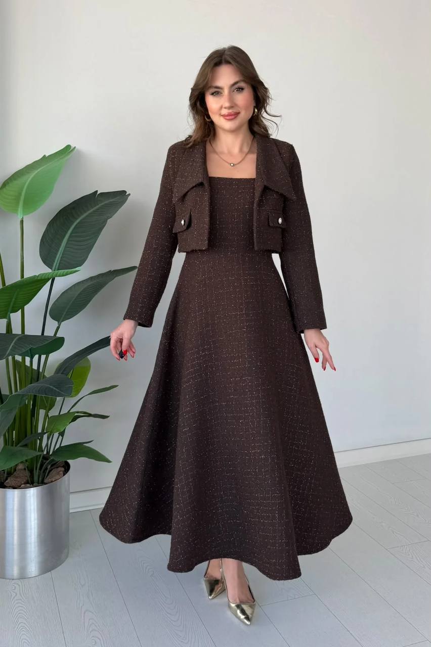 Zarafetin Modern Yorumu: Premium Dokulu Elbise & Ceket Takım Kahverengi